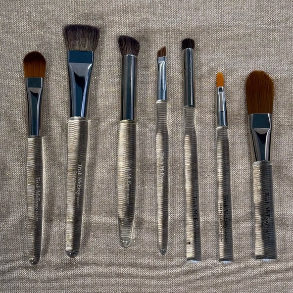 Trish McEvoy 7pc Brush Set-Foundation-Concealer-Blending-Crease-Contour-Liner - Picture 2 of 4